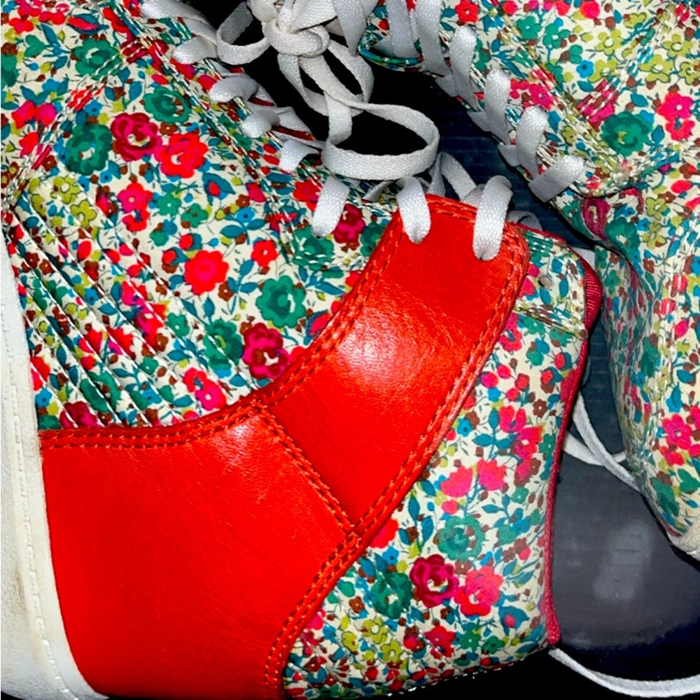Floral wedge sneakers